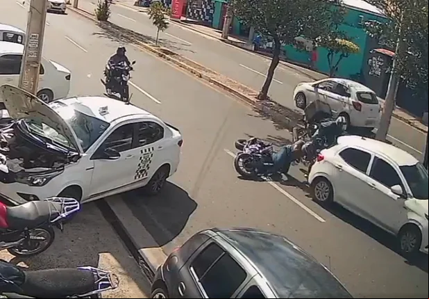 Acidente na Avenida Prefeito Hugo Bastos